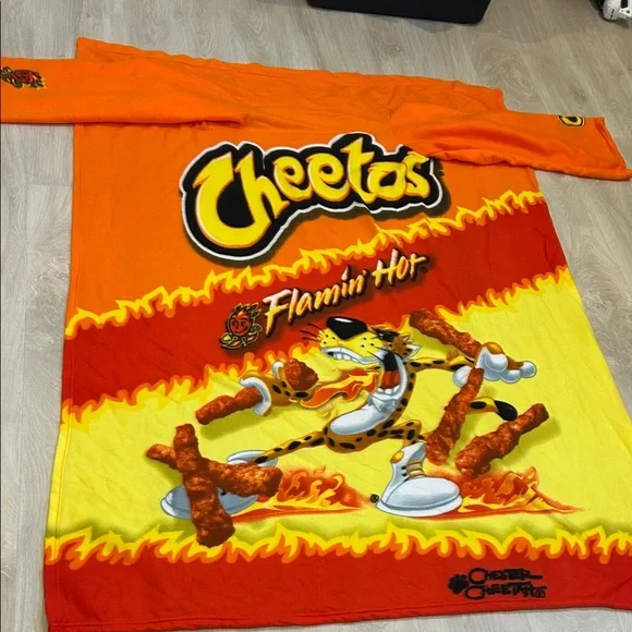 Snuggie Wearable Blanket With Fun Flaming Hot Cheetos Print - Picture 1 of 4